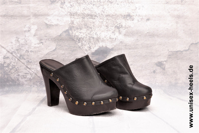 1005 - High-quality, handmade high-heel clogs with real wooden soles and real leather 