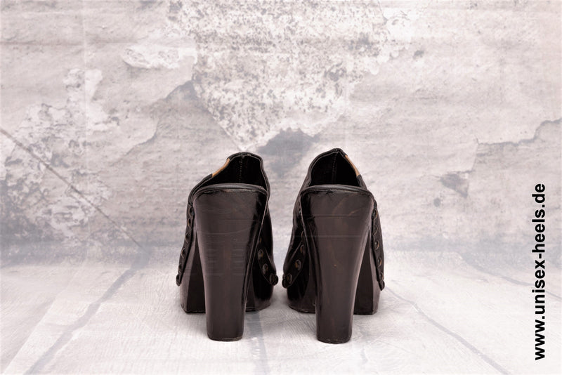 1005 - High-quality, handmade high-heel clogs with real wooden soles and real leather 