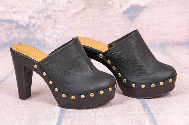 1005 - High quality handmade high heel clogs with real wooden sole and genuine leather.